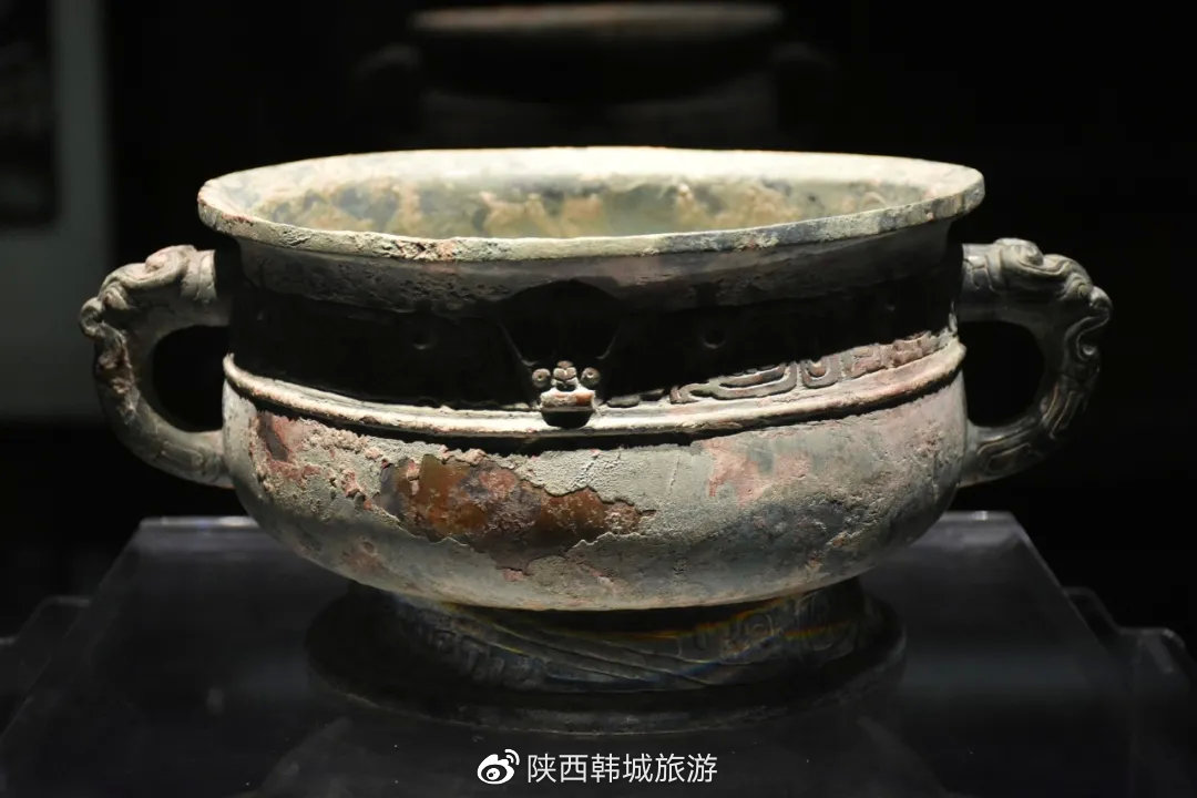 透过文物窥探古代生活，揭示古代文明的辉煌瞬间