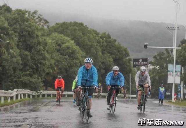 仙居：雨中激战 破风骑行