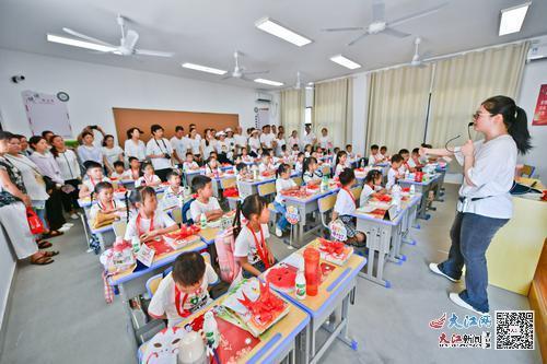 遵义市余庆县：开学第一课 非遗进校园