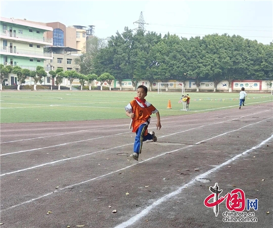 竞技展英姿 童心谱华章 宜宾市黄桷庄小学校第十...