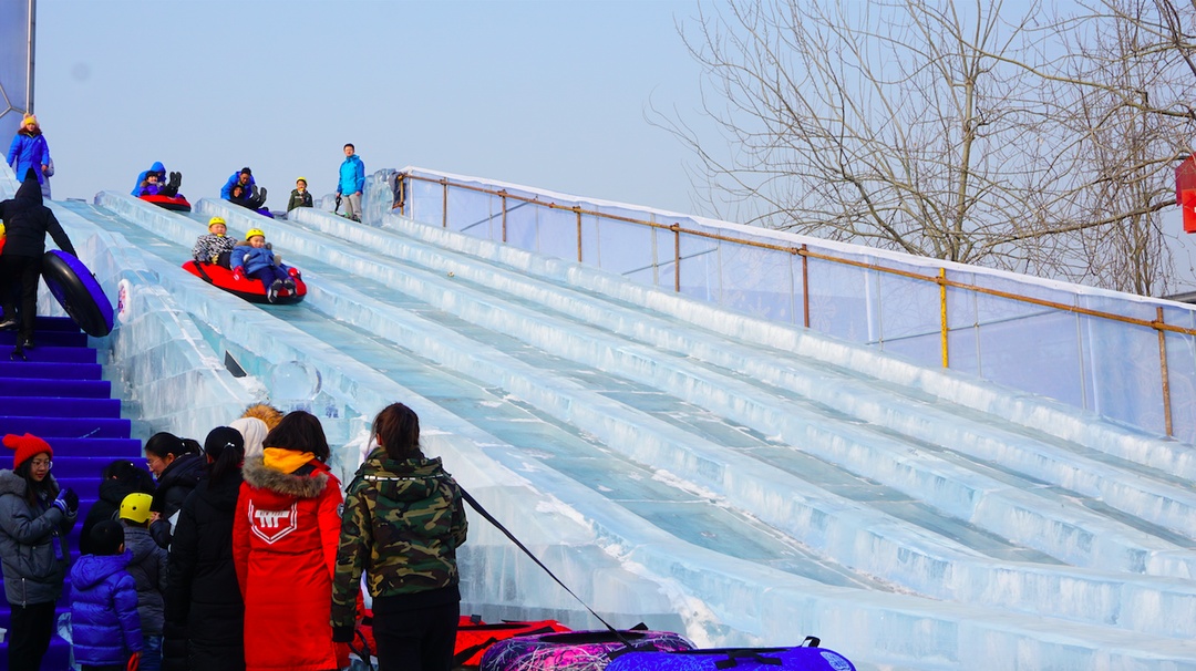 长春梦幻之旅，雪漂流与冰滑梯的浪漫奇遇