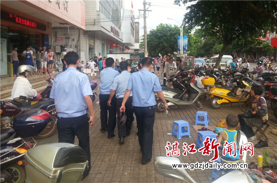 警方通报徐闻街头袭警事件，坚决维护法治权威，不容侵犯！